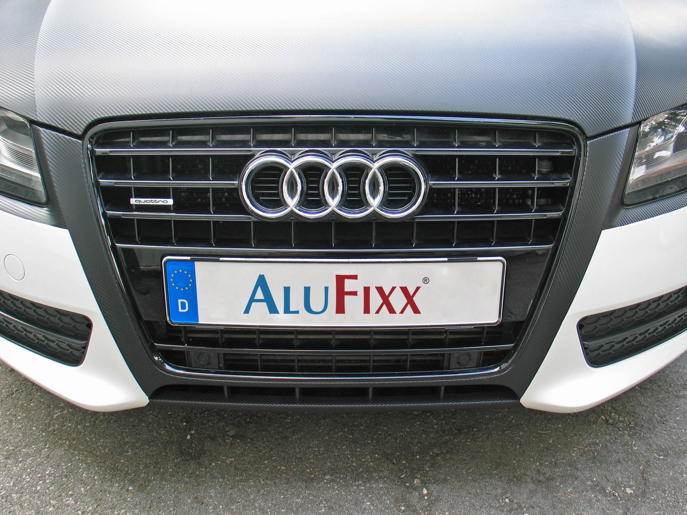 AluFixx – Die rahmenlose Nummernschildhalterung